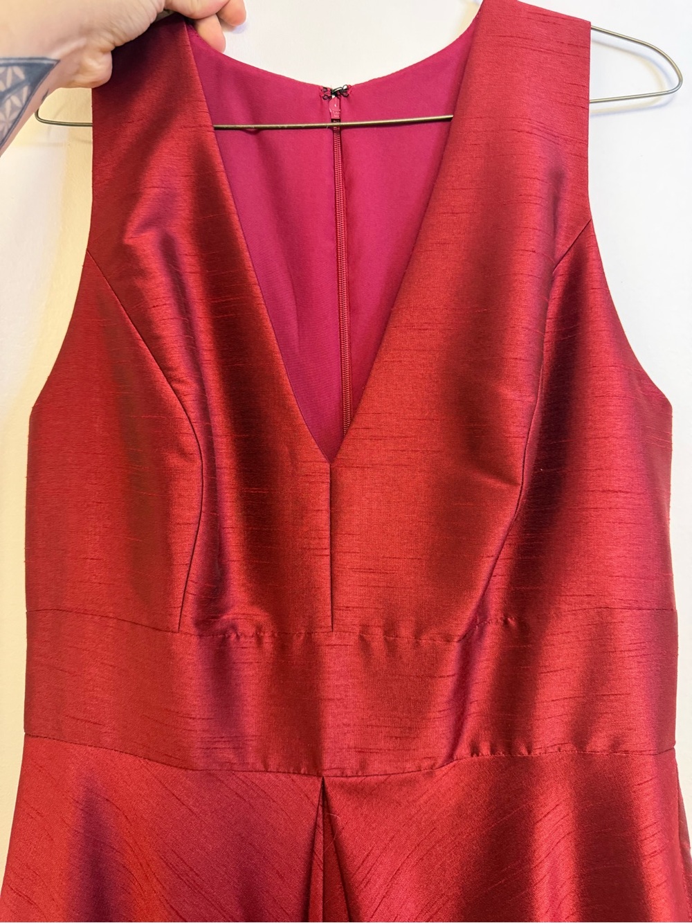 Formal Floor Length Elegant Women's Red V-Neck A-Line Dress - Picture 5 of 11